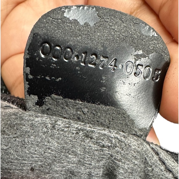 Gucci x Tom Ford Black Lacquered Leather bag PM authenticated. - Picture 12 of 13